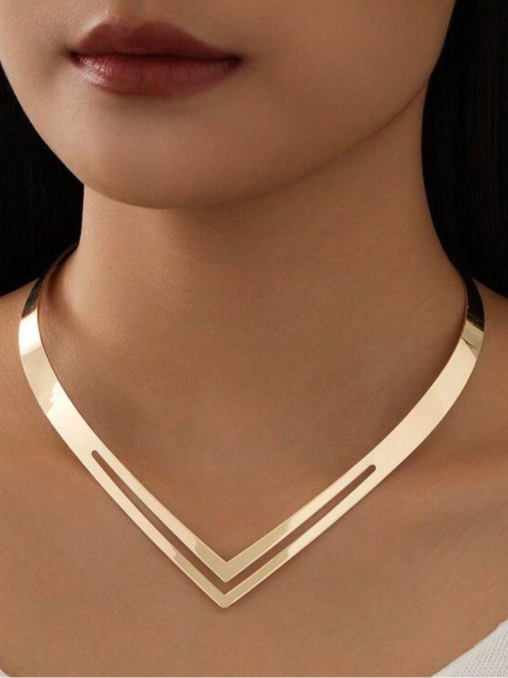 Gold V-Plate Choker Necklace